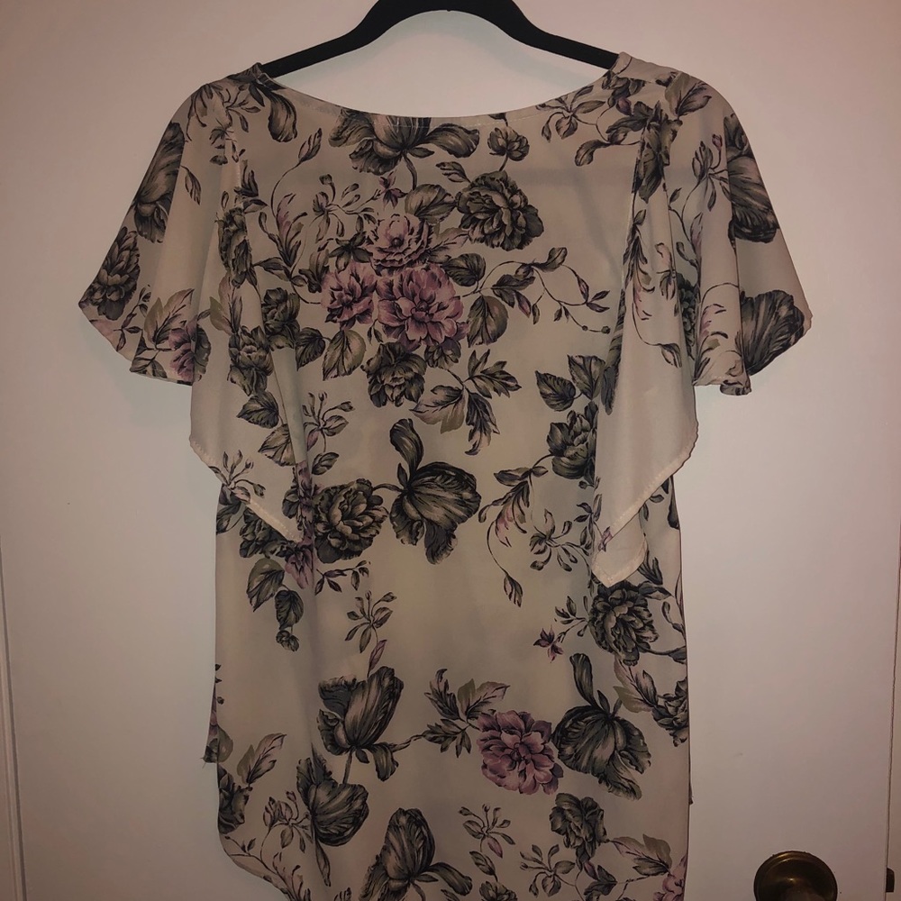 Floral Top - Picture 2 of 4